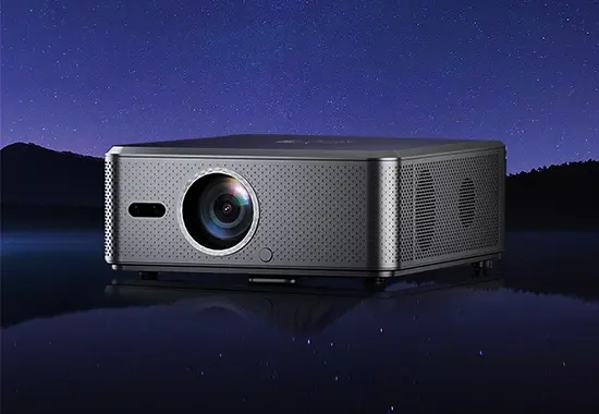 投影仪中的棱镜类型: 彩色组合棱镜和TIR棱镜